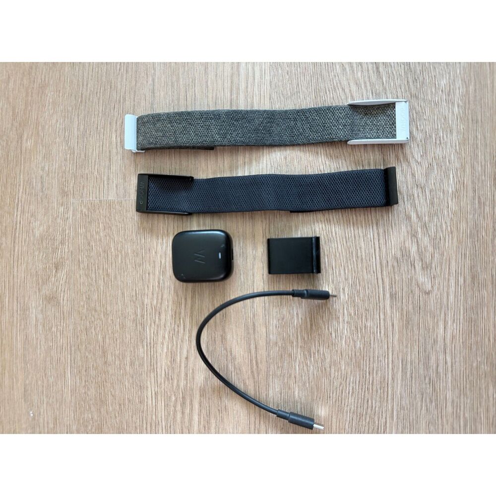 Whoop 4.0 + 2 Straps + Wireless Charger and Cable